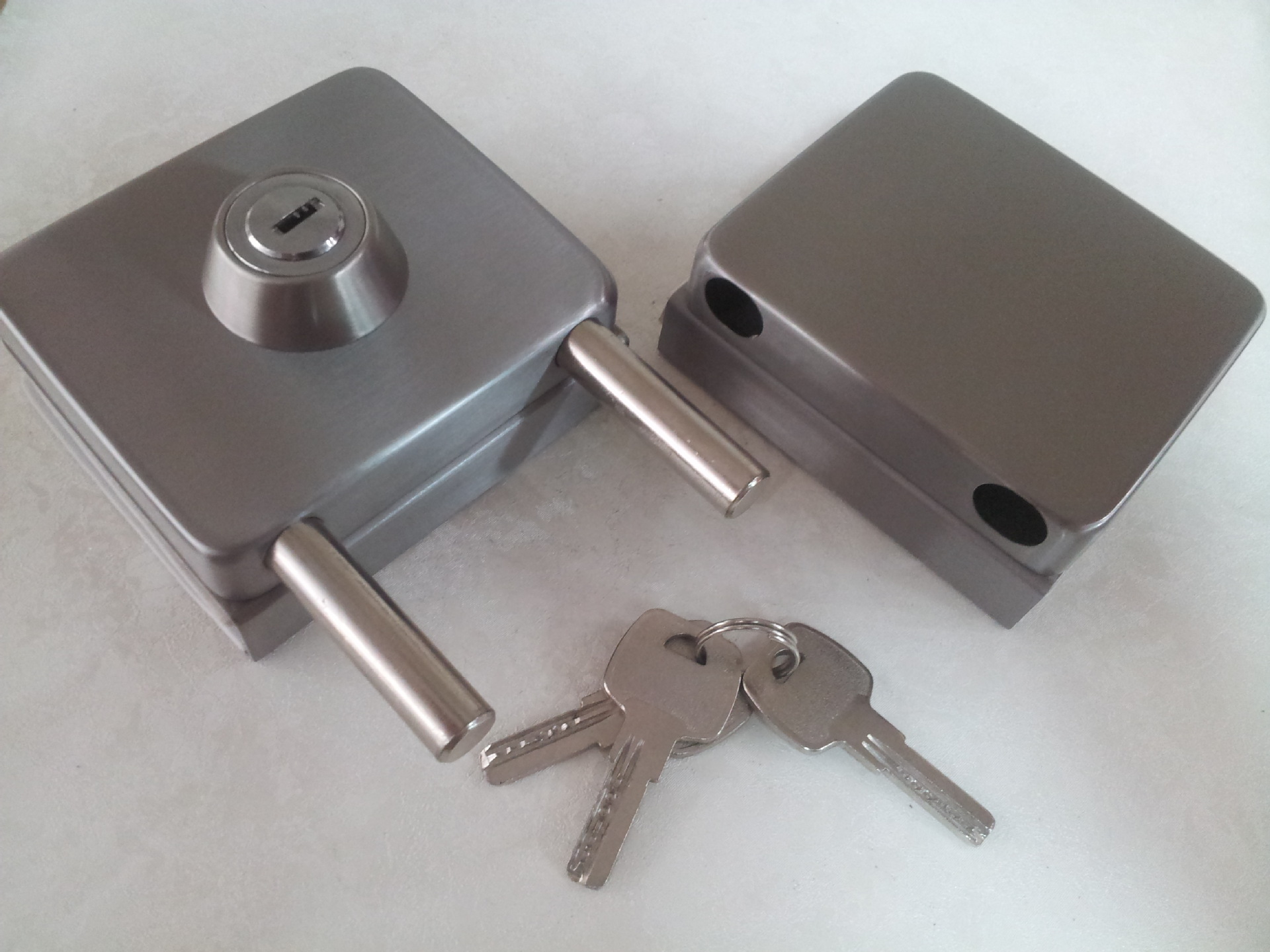 【塔曼方形中央鎖 方形玻璃門鎖 不銹鋼玻璃門鎖】價格,廠家,圖片,其他鎖具,廣州市白云區同和蘇彼爾五金商行-